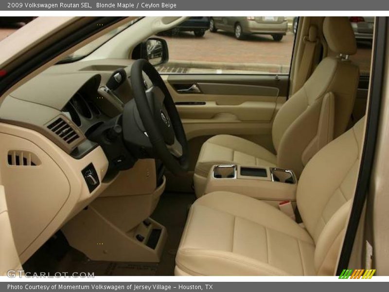 Blonde Maple / Ceylon Beige 2009 Volkswagen Routan SEL
