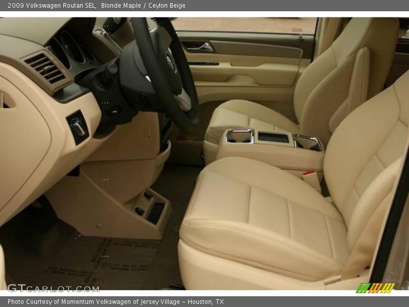 Blonde Maple / Ceylon Beige 2009 Volkswagen Routan SEL