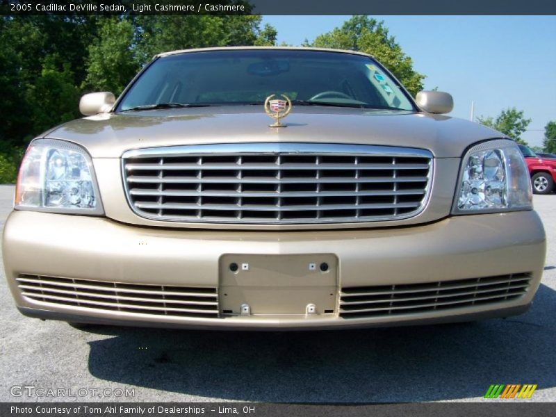 Light Cashmere / Cashmere 2005 Cadillac DeVille Sedan