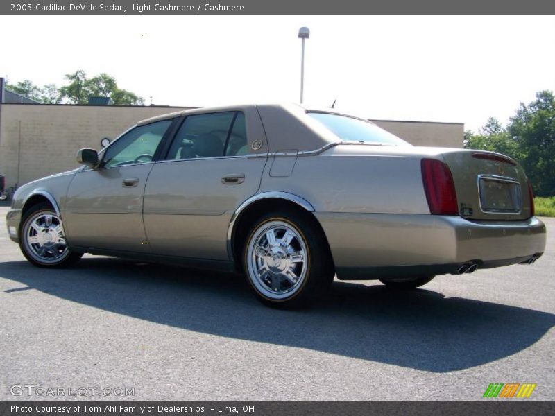 Light Cashmere / Cashmere 2005 Cadillac DeVille Sedan