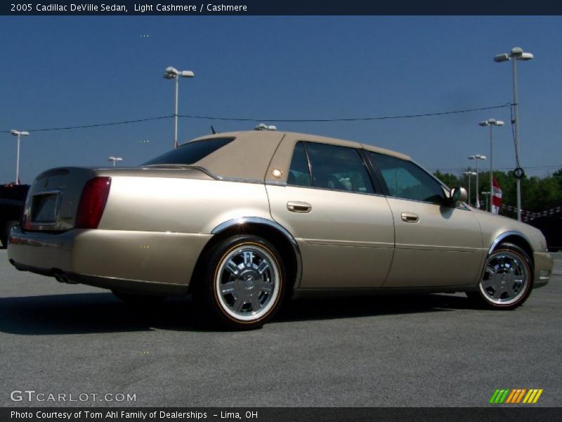Light Cashmere / Cashmere 2005 Cadillac DeVille Sedan