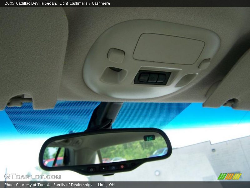Light Cashmere / Cashmere 2005 Cadillac DeVille Sedan