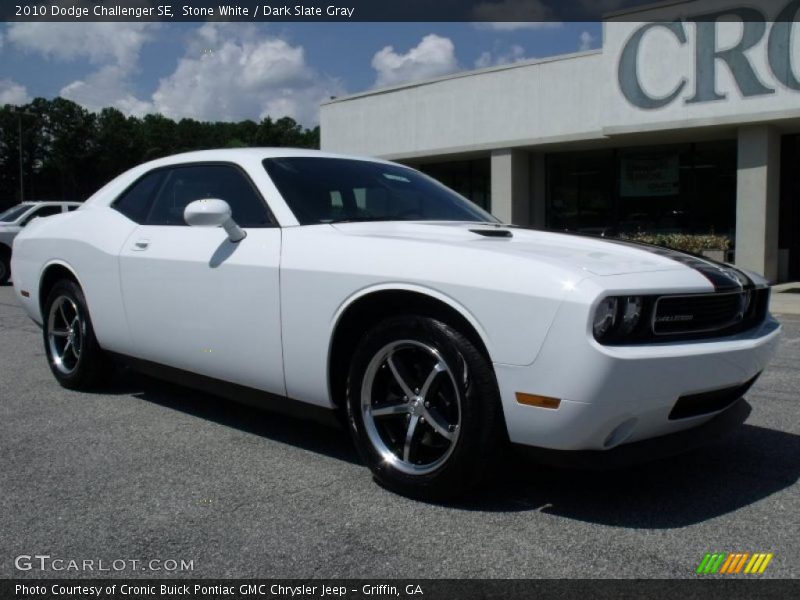 Stone White / Dark Slate Gray 2010 Dodge Challenger SE