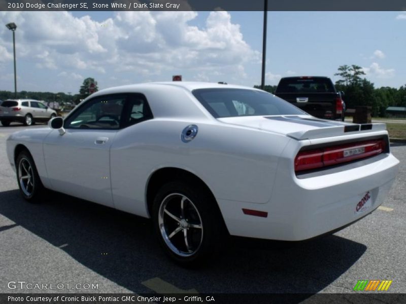 Stone White / Dark Slate Gray 2010 Dodge Challenger SE