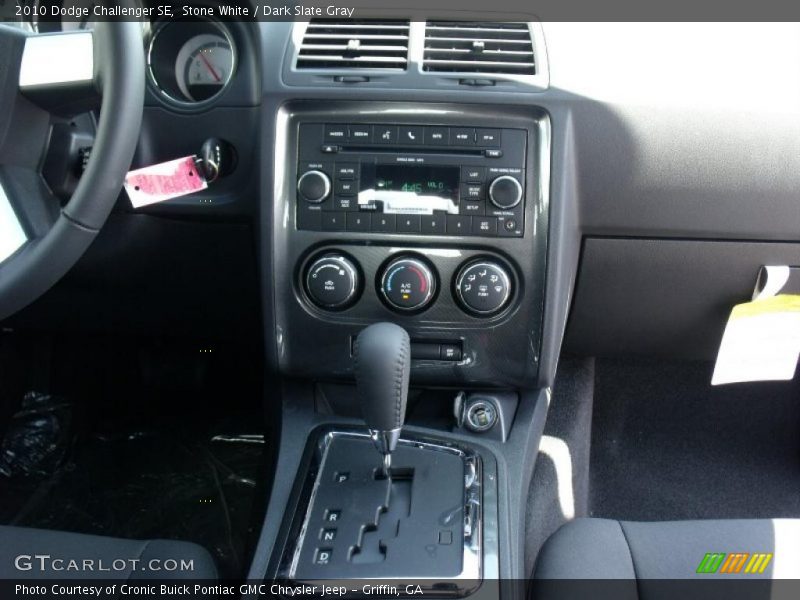 Stone White / Dark Slate Gray 2010 Dodge Challenger SE
