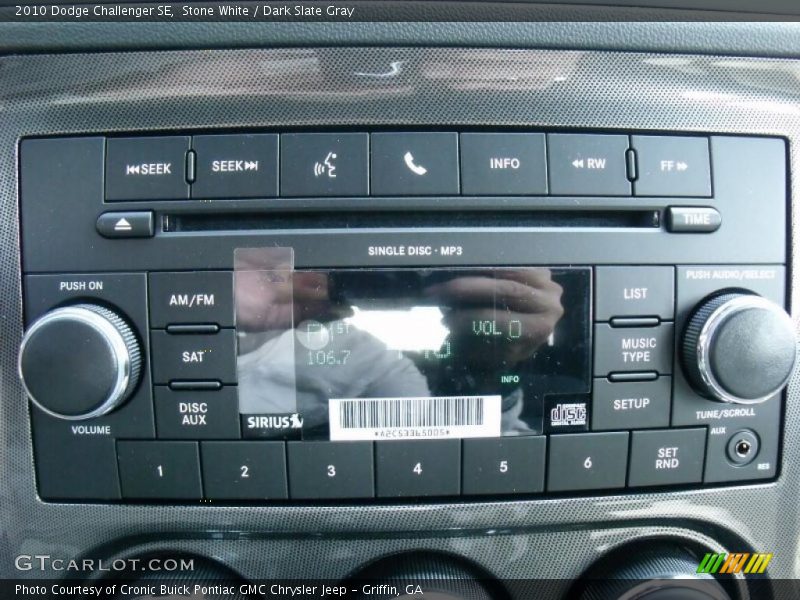 Stone White / Dark Slate Gray 2010 Dodge Challenger SE