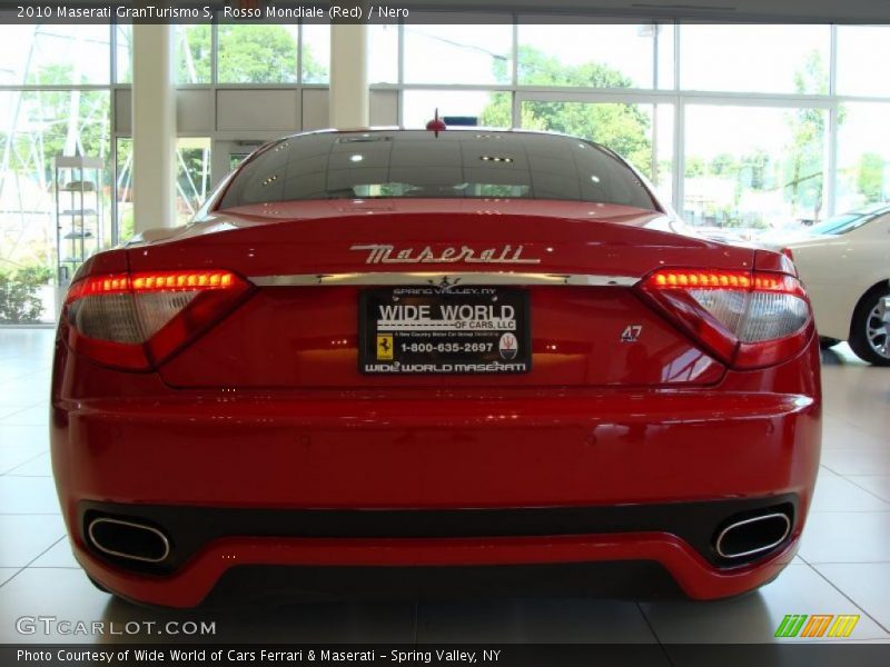 Rosso Mondiale (Red) / Nero 2010 Maserati GranTurismo S