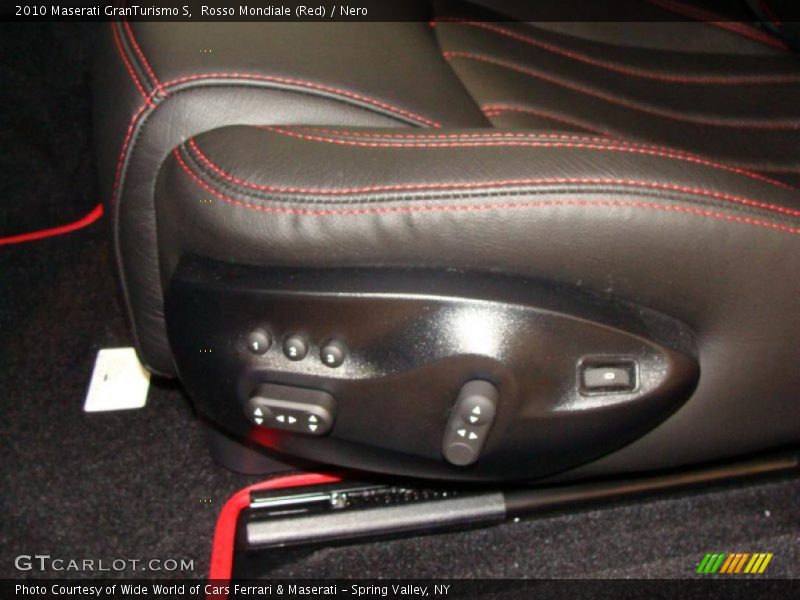 Rosso Mondiale (Red) / Nero 2010 Maserati GranTurismo S