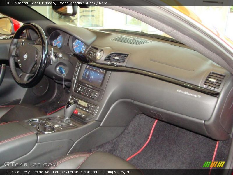 Rosso Mondiale (Red) / Nero 2010 Maserati GranTurismo S