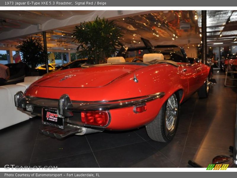 Signal Red / Beige 1973 Jaguar E-Type XKE 5.3 Roadster