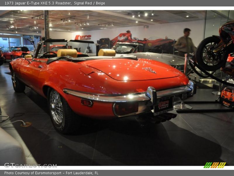 Signal Red / Beige 1973 Jaguar E-Type XKE 5.3 Roadster