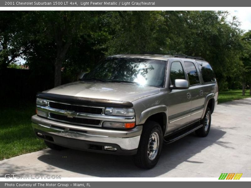 Light Pewter Metallic / Light Gray/Neutral 2001 Chevrolet Suburban 1500 LT 4x4