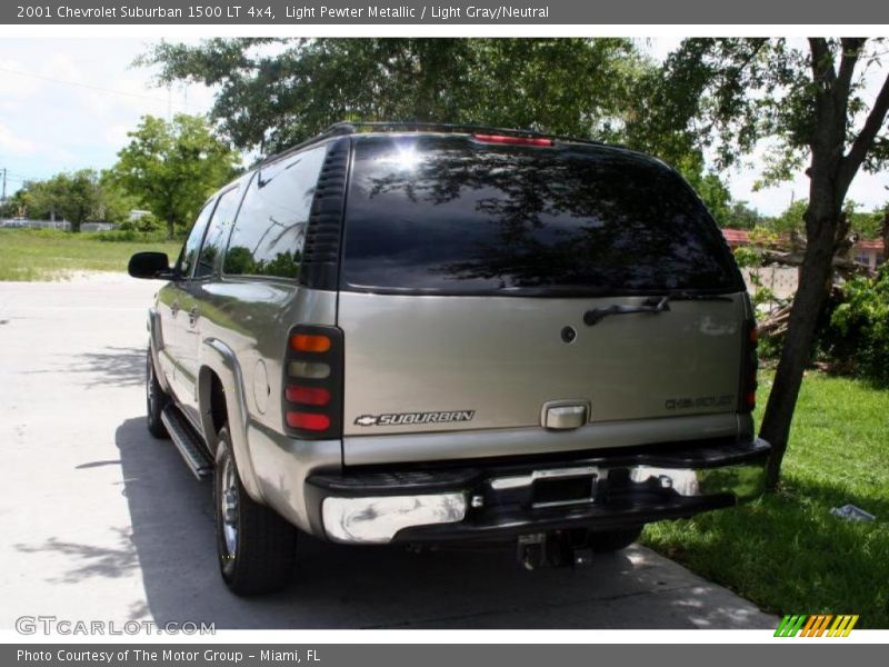 Light Pewter Metallic / Light Gray/Neutral 2001 Chevrolet Suburban 1500 LT 4x4