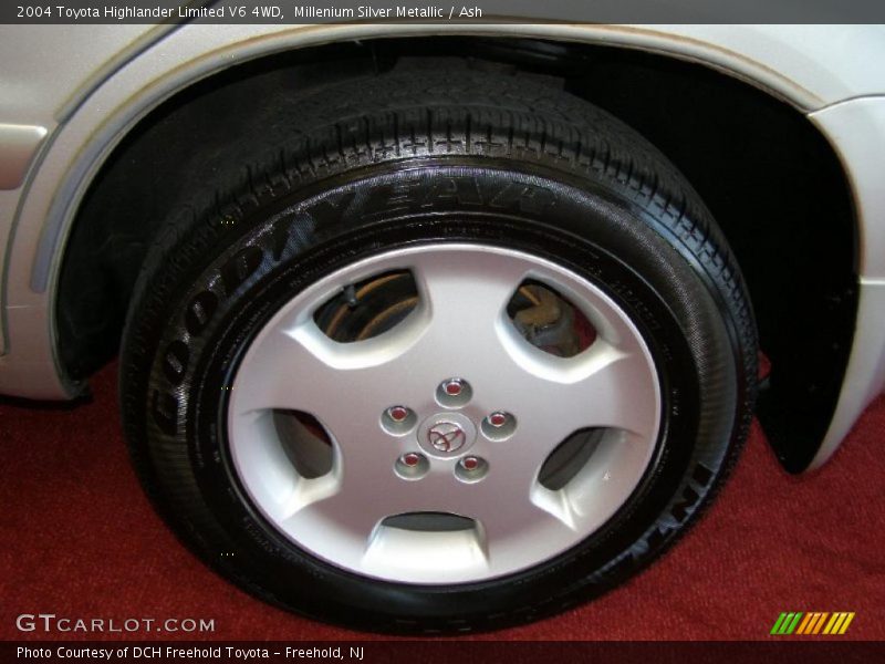 Millenium Silver Metallic / Ash 2004 Toyota Highlander Limited V6 4WD