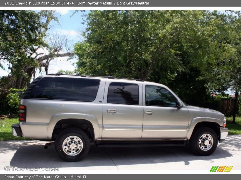 Light Pewter Metallic / Light Gray/Neutral 2001 Chevrolet Suburban 1500 LT 4x4
