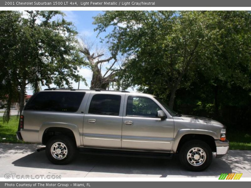Light Pewter Metallic / Light Gray/Neutral 2001 Chevrolet Suburban 1500 LT 4x4