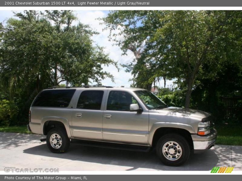 Light Pewter Metallic / Light Gray/Neutral 2001 Chevrolet Suburban 1500 LT 4x4