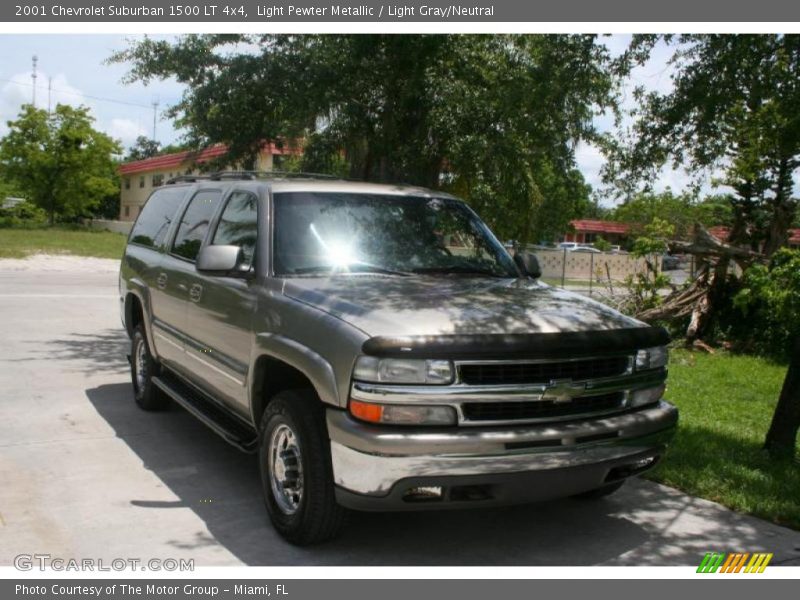 Light Pewter Metallic / Light Gray/Neutral 2001 Chevrolet Suburban 1500 LT 4x4