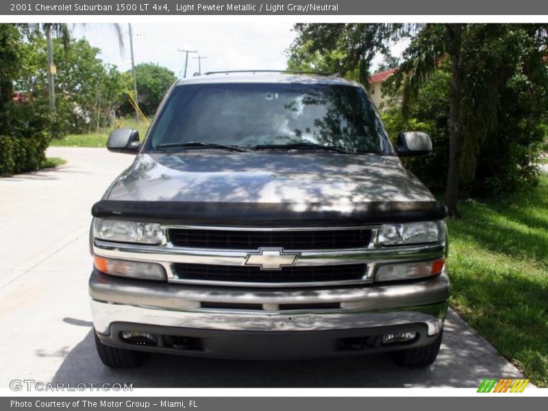 Light Pewter Metallic / Light Gray/Neutral 2001 Chevrolet Suburban 1500 LT 4x4