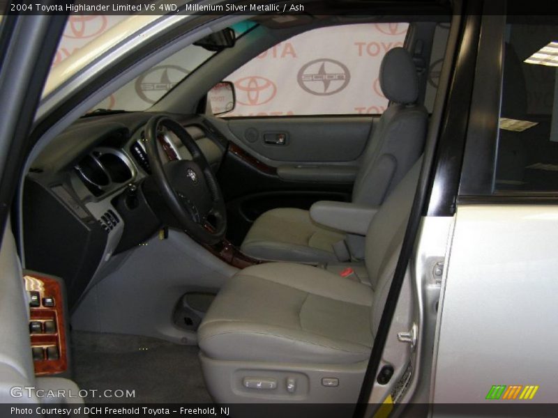 Millenium Silver Metallic / Ash 2004 Toyota Highlander Limited V6 4WD