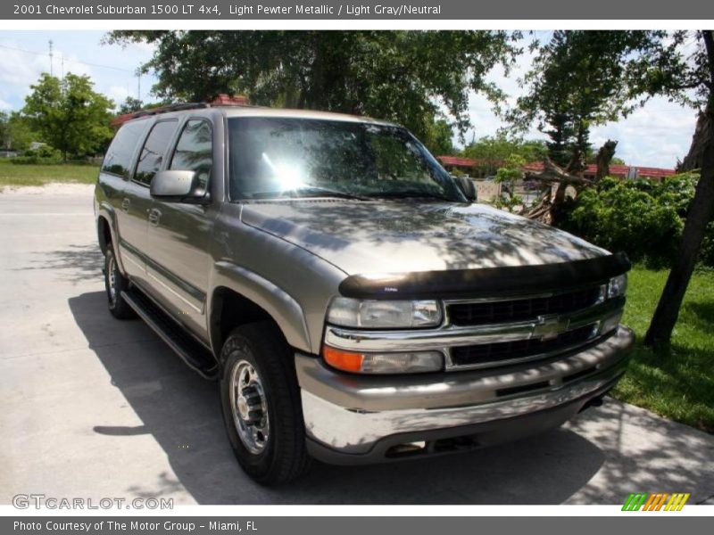 Light Pewter Metallic / Light Gray/Neutral 2001 Chevrolet Suburban 1500 LT 4x4