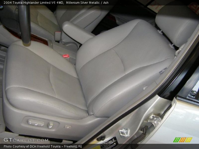 Millenium Silver Metallic / Ash 2004 Toyota Highlander Limited V6 4WD