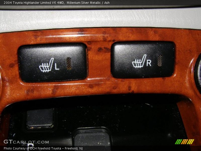 Millenium Silver Metallic / Ash 2004 Toyota Highlander Limited V6 4WD