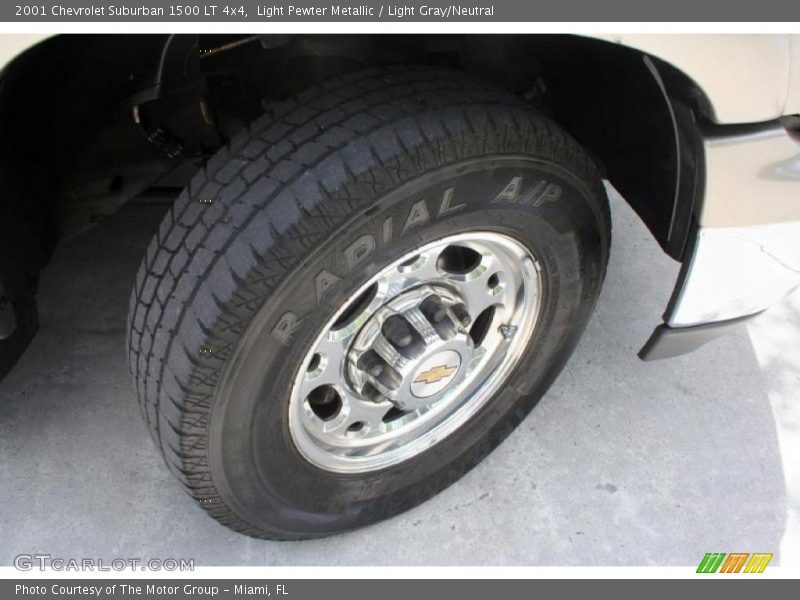 Light Pewter Metallic / Light Gray/Neutral 2001 Chevrolet Suburban 1500 LT 4x4