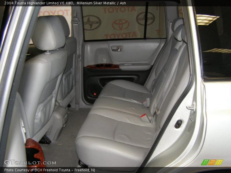 Millenium Silver Metallic / Ash 2004 Toyota Highlander Limited V6 4WD