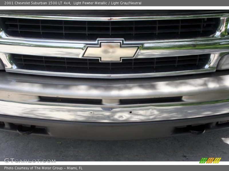 Light Pewter Metallic / Light Gray/Neutral 2001 Chevrolet Suburban 1500 LT 4x4