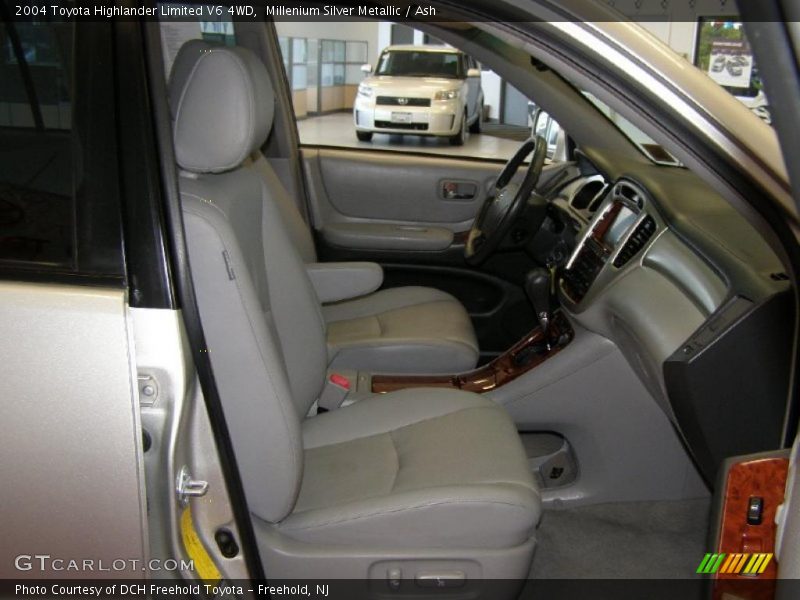 Millenium Silver Metallic / Ash 2004 Toyota Highlander Limited V6 4WD