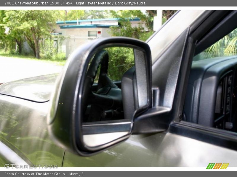 Light Pewter Metallic / Light Gray/Neutral 2001 Chevrolet Suburban 1500 LT 4x4