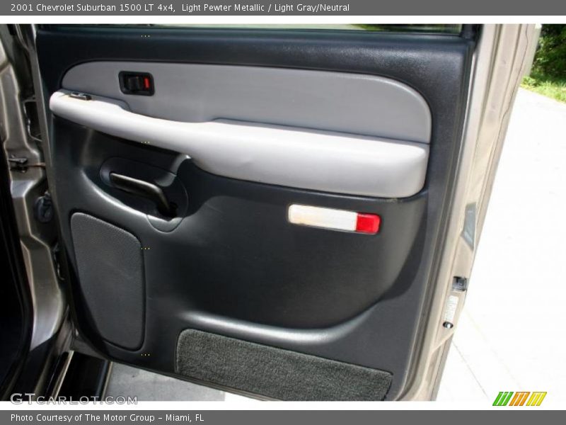 Light Pewter Metallic / Light Gray/Neutral 2001 Chevrolet Suburban 1500 LT 4x4