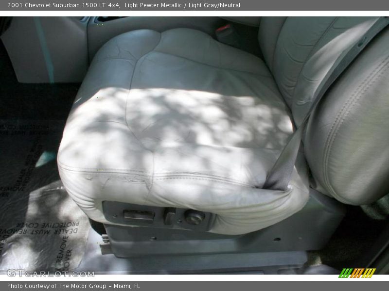 Light Pewter Metallic / Light Gray/Neutral 2001 Chevrolet Suburban 1500 LT 4x4