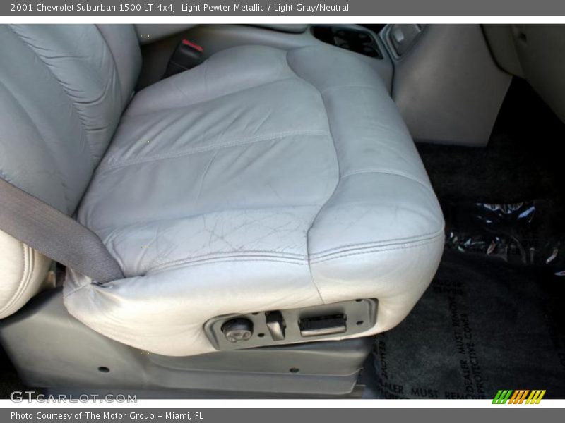 Light Pewter Metallic / Light Gray/Neutral 2001 Chevrolet Suburban 1500 LT 4x4