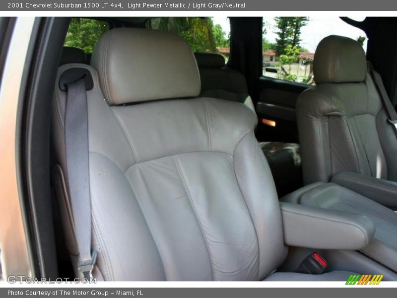 Light Pewter Metallic / Light Gray/Neutral 2001 Chevrolet Suburban 1500 LT 4x4