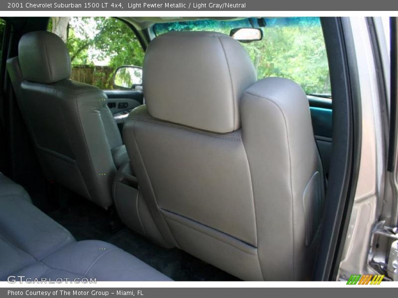 Light Pewter Metallic / Light Gray/Neutral 2001 Chevrolet Suburban 1500 LT 4x4