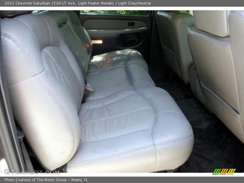Light Pewter Metallic / Light Gray/Neutral 2001 Chevrolet Suburban 1500 LT 4x4