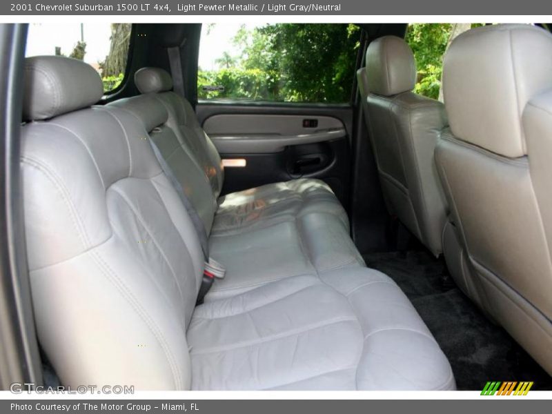 Light Pewter Metallic / Light Gray/Neutral 2001 Chevrolet Suburban 1500 LT 4x4