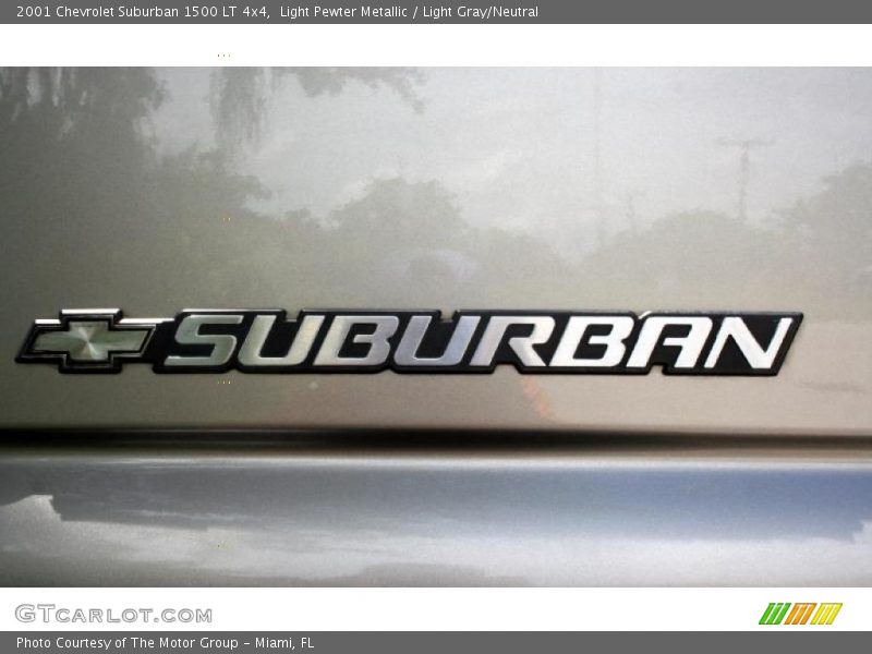 Light Pewter Metallic / Light Gray/Neutral 2001 Chevrolet Suburban 1500 LT 4x4