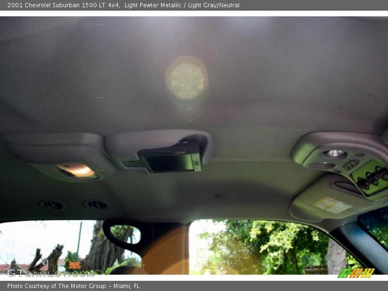 Light Pewter Metallic / Light Gray/Neutral 2001 Chevrolet Suburban 1500 LT 4x4