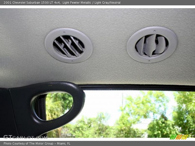 Light Pewter Metallic / Light Gray/Neutral 2001 Chevrolet Suburban 1500 LT 4x4