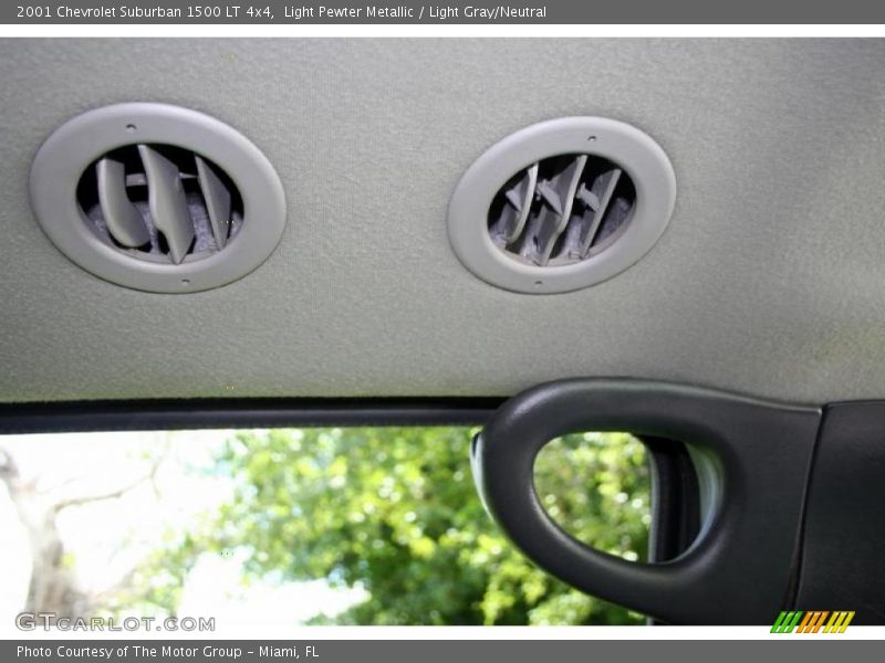 Light Pewter Metallic / Light Gray/Neutral 2001 Chevrolet Suburban 1500 LT 4x4