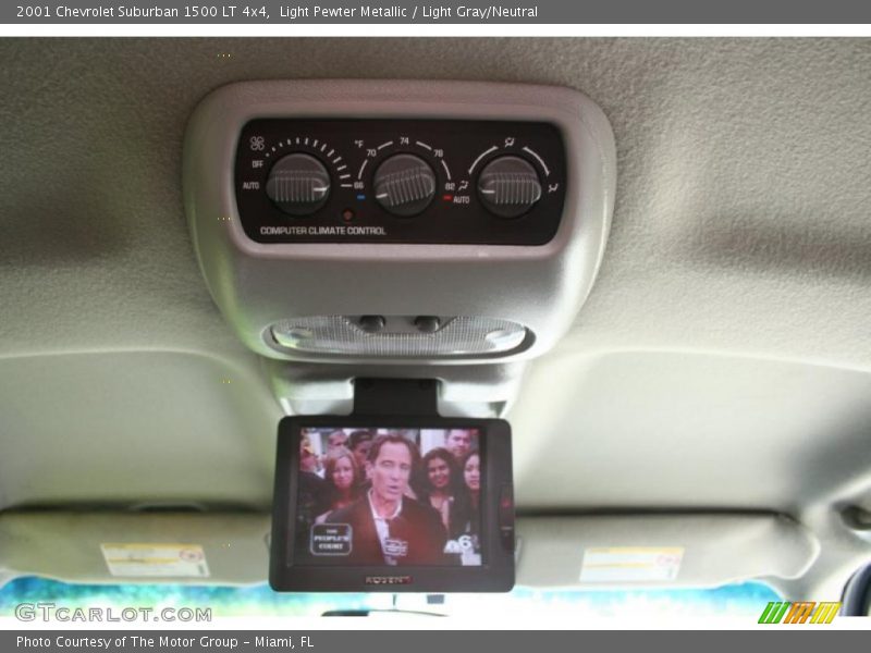 Light Pewter Metallic / Light Gray/Neutral 2001 Chevrolet Suburban 1500 LT 4x4