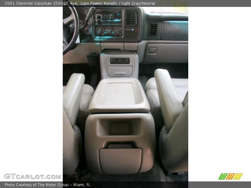 Light Pewter Metallic / Light Gray/Neutral 2001 Chevrolet Suburban 1500 LT 4x4