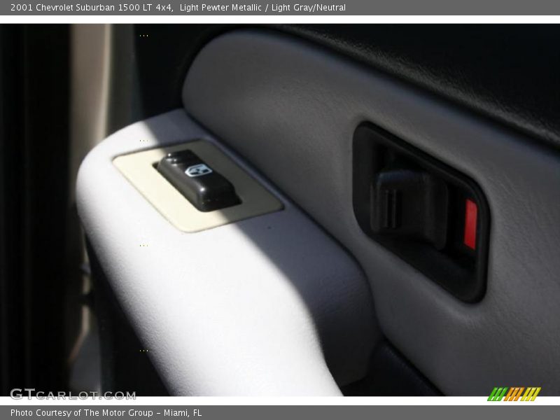 Light Pewter Metallic / Light Gray/Neutral 2001 Chevrolet Suburban 1500 LT 4x4