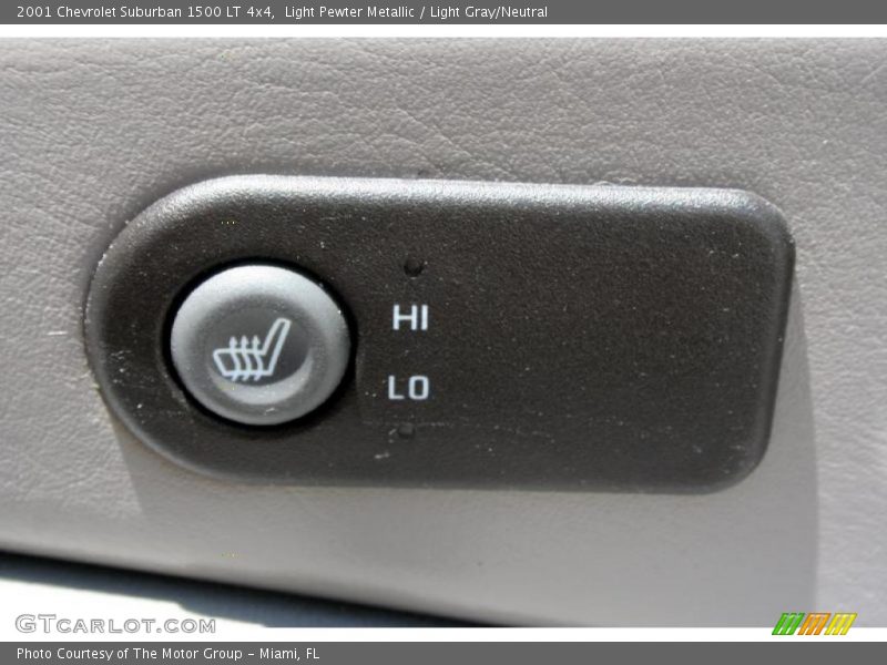 Light Pewter Metallic / Light Gray/Neutral 2001 Chevrolet Suburban 1500 LT 4x4