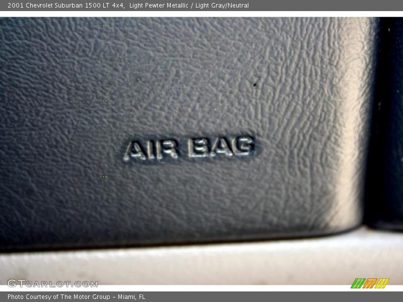 Light Pewter Metallic / Light Gray/Neutral 2001 Chevrolet Suburban 1500 LT 4x4