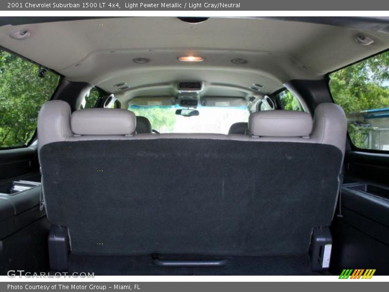 Light Pewter Metallic / Light Gray/Neutral 2001 Chevrolet Suburban 1500 LT 4x4