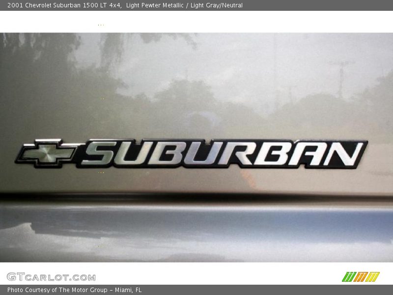 Light Pewter Metallic / Light Gray/Neutral 2001 Chevrolet Suburban 1500 LT 4x4
